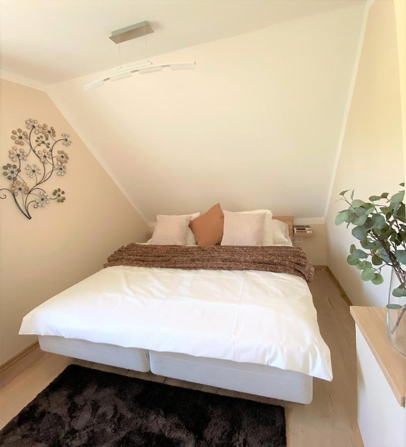 Otium Wellness Apartmanhaz 벌러토너커러처 외부 사진