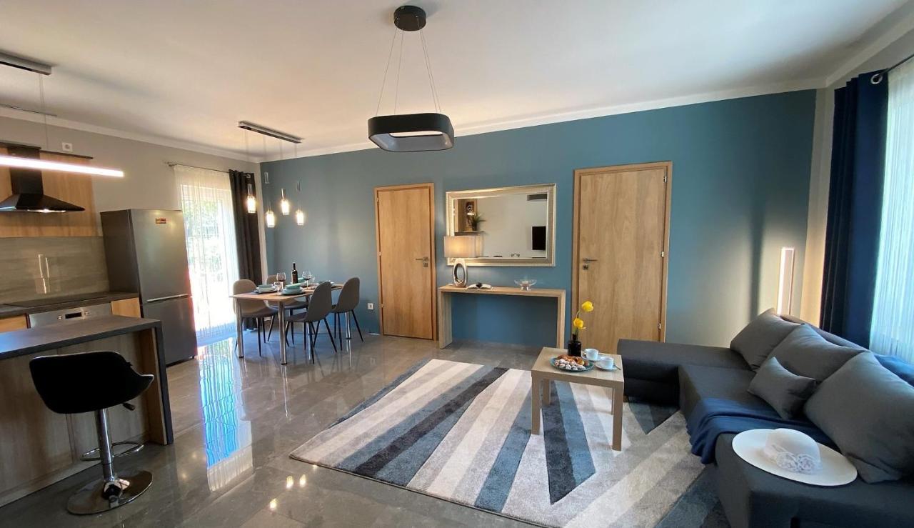 Otium Wellness Apartmanhaz 벌러토너커러처 외부 사진