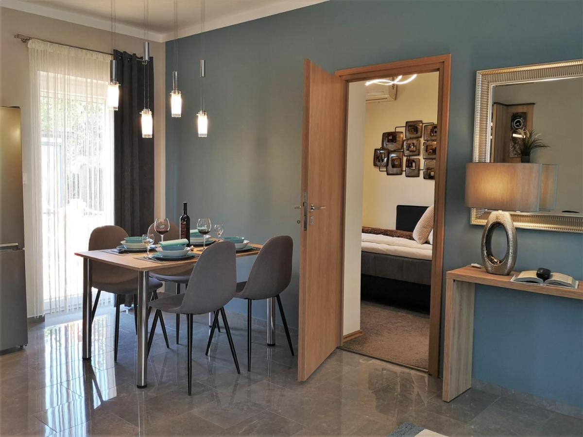 Otium Wellness Apartmanhaz 벌러토너커러처 외부 사진