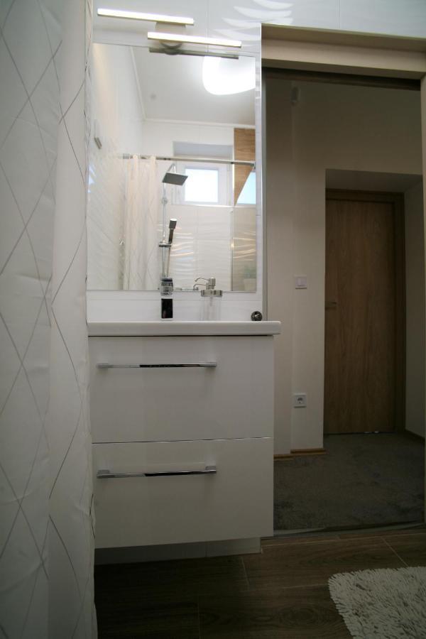Otium Wellness Apartmanhaz 벌러토너커러처 외부 사진