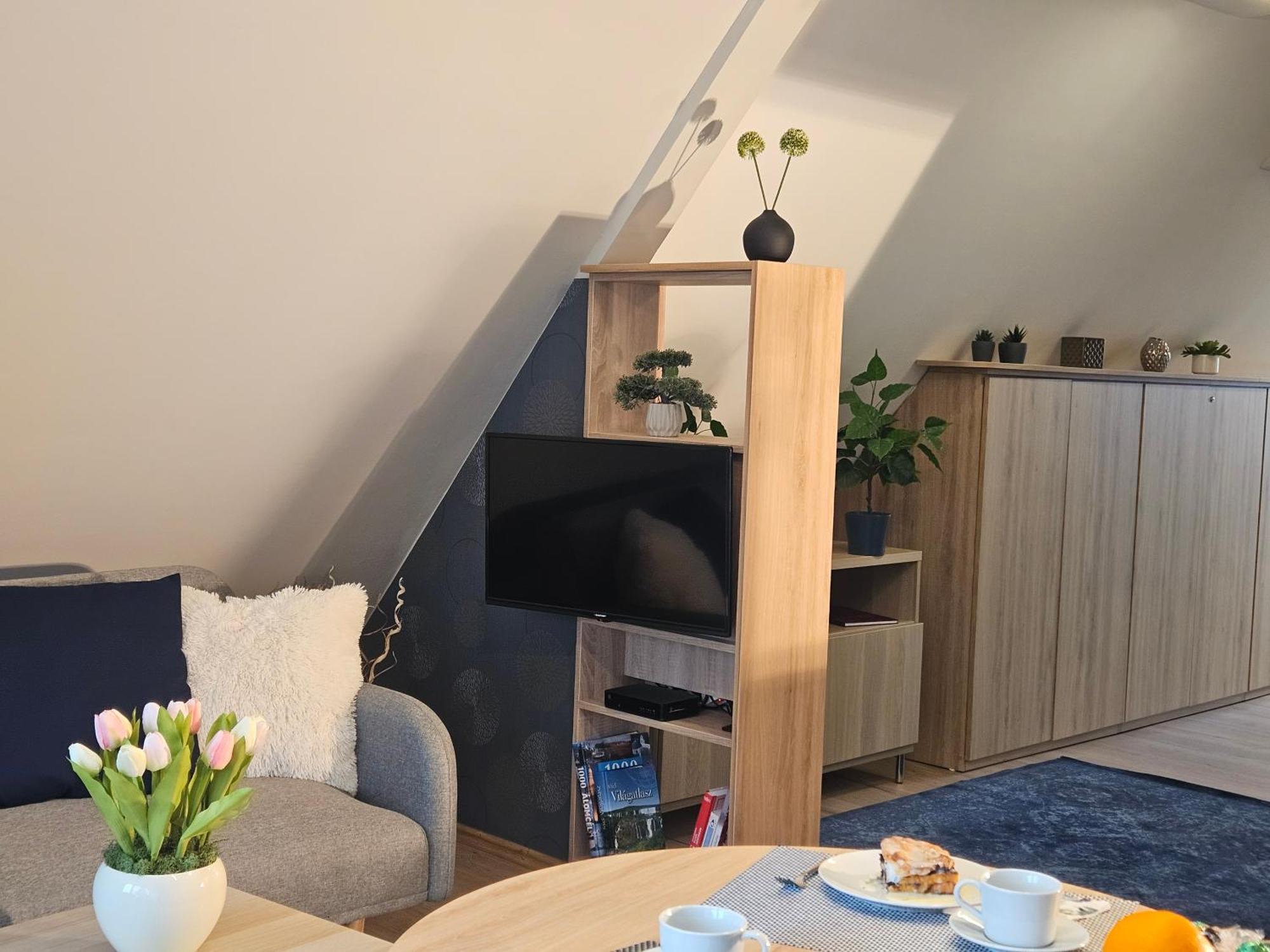 Otium Wellness Apartmanhaz 벌러토너커러처 외부 사진